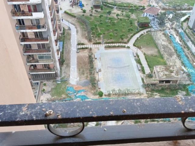 2 BHK Apartment in Sector 120 for rent Noida. The reference number is 19612040