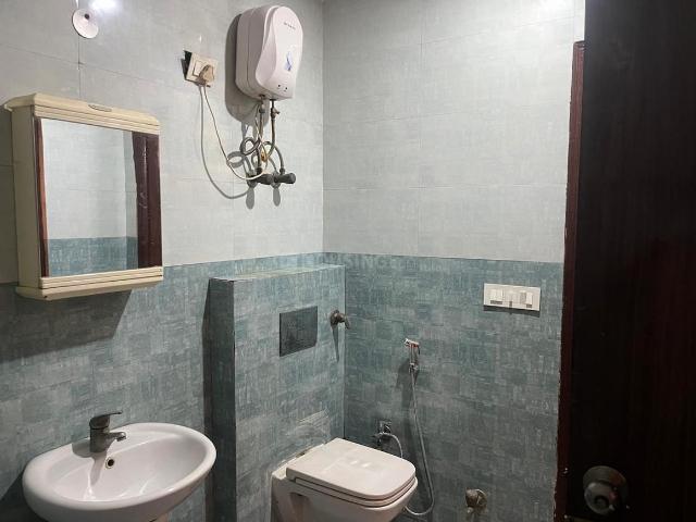 2 BHK Apartment in Sector 120 for rent Noida. The reference number is 20471381