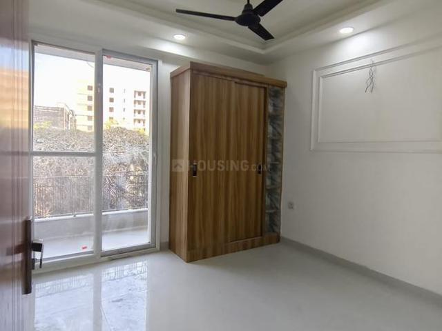 2 BHK Apartment in Sector 73 for resale Noida. The reference number is 20278766