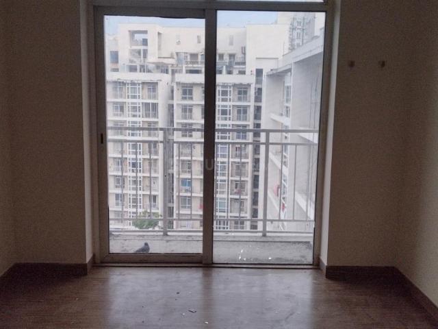 2 BHK Apartment in Sector 128 for rent Noida. The reference number is 20913198