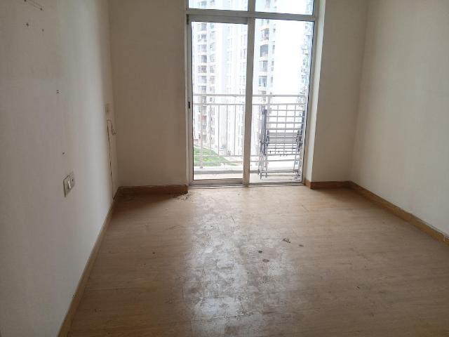 2 BHK Apartment in Sector 128 for resale Noida. The reference number is 20710532