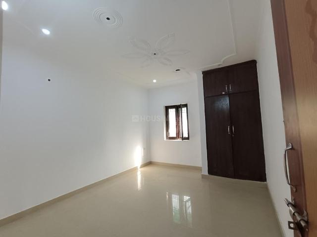 2 BHK Apartment in Sector 12 Dwarka for resale New Delhi. The reference number is 19944367