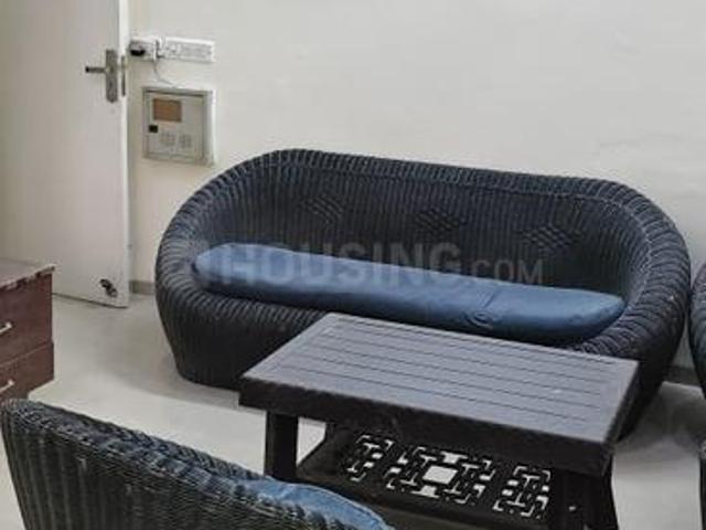 2 BHK Apartment in Sector 133 for rent Noida. The reference number is 18548808