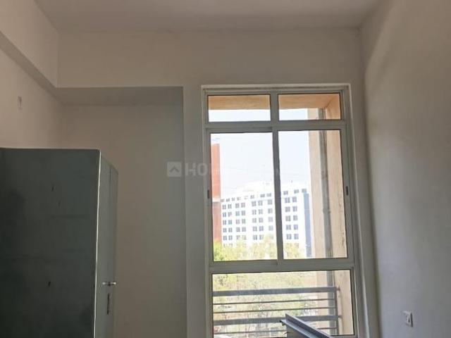 2 BHK Apartment in Sector 133 for rent Noida. The reference number is 19765806
