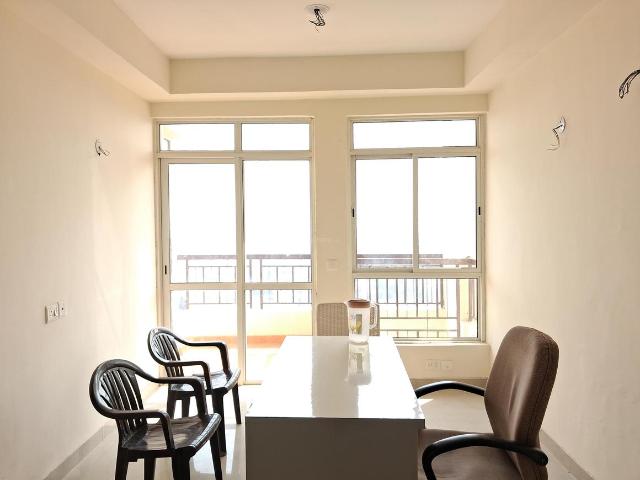 2 BHK Apartment in Sector 131 for rent Noida. The reference number is 19589228