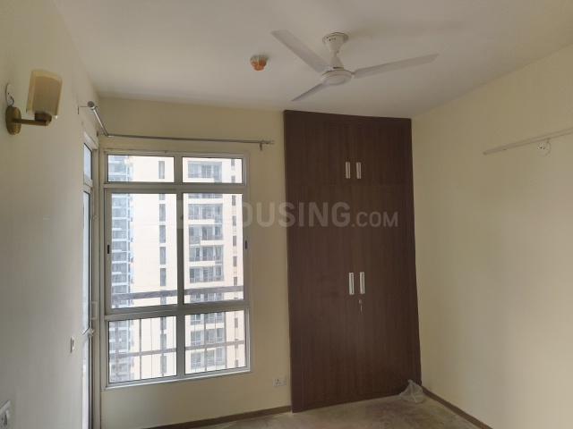 2 BHK Apartment in Sector 131 for rent Noida. The reference number is 20695856