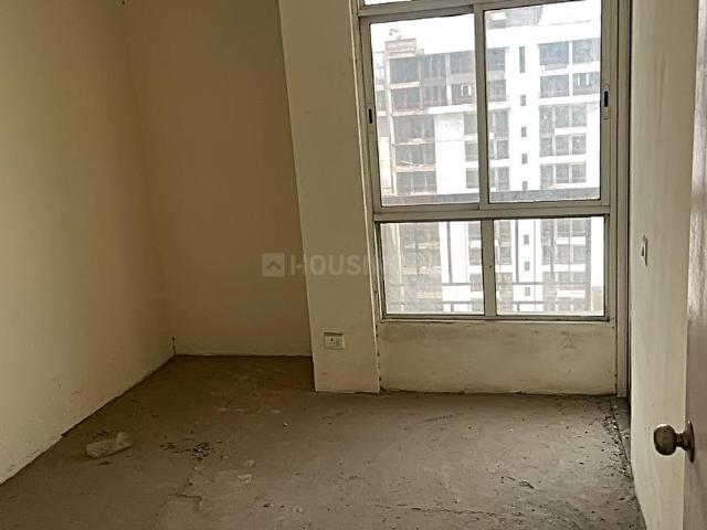 2 BHK Apartment in Sector 131 for resale Noida. The reference number is 20075106