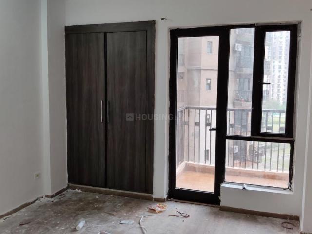 2 BHK Apartment in Sector 137 for rent Noida. The reference number is 19761349
