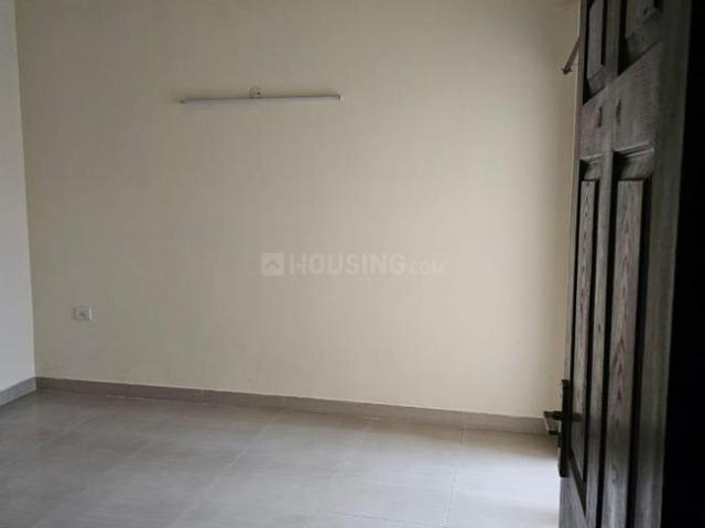 2 BHK Apartment in Sector 137 for rent Noida. The reference number is 19798596
