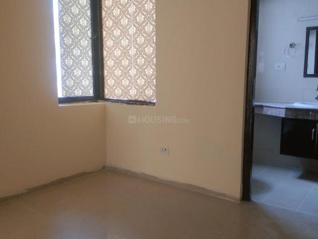 2 BHK Apartment in Sector 137 for rent Noida. The reference number is 19809288