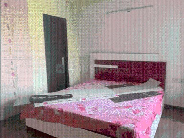 2 BHK Apartment in Sector 137 for rent Noida. The reference number is 20935931