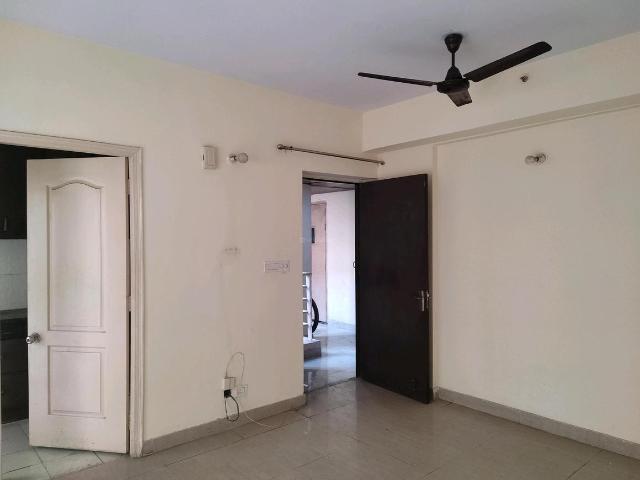 2 BHK Apartment in Sector 137 for resale Noida. The reference number is 15591064