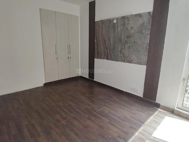 2 BHK Apartment in Sector 137 for resale Noida. The reference number is 20708075