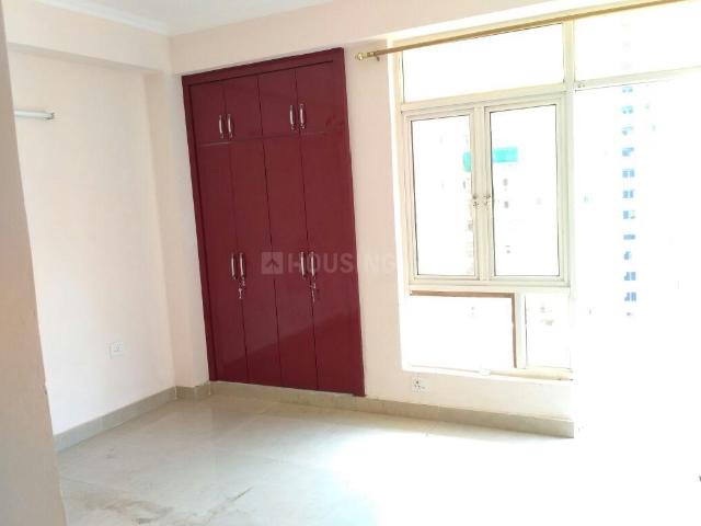 2 BHK Apartment in Sector 137 for resale Noida. The reference number is 20746015