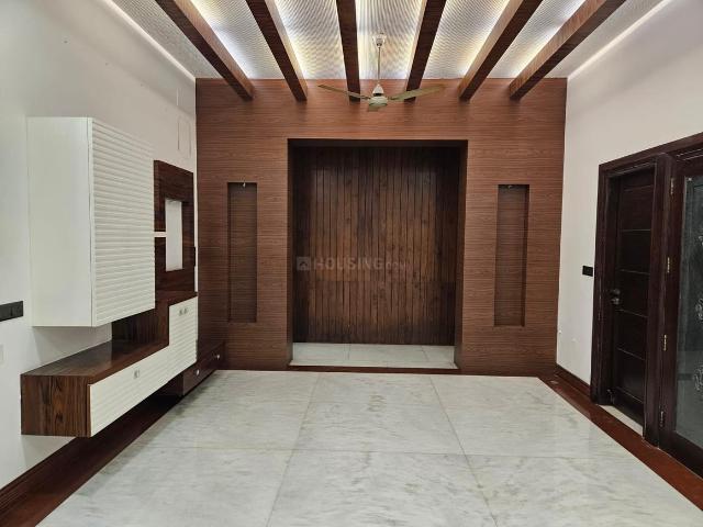 2 BHK Apartment in Sector 134 for rent Noida. The reference number is 16879082