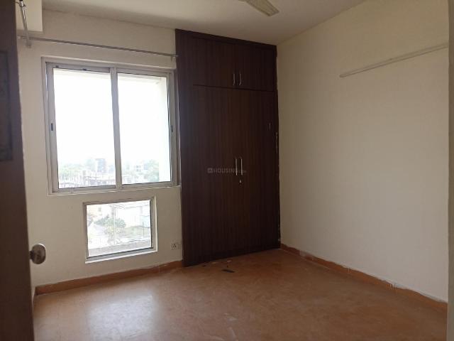 2 BHK Apartment in Sector 134 for rent Noida. The reference number is 20076957