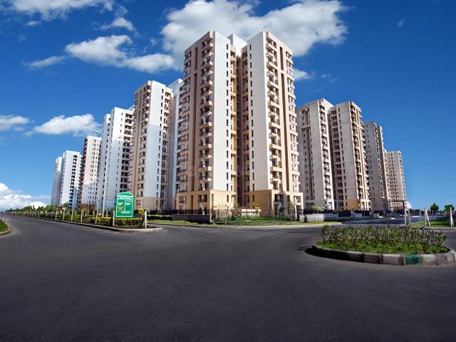 2 BHK Apartment in Sector 134 for rent Noida. The reference number is 20492225