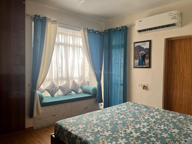 2 BHK Apartment in Sector 134 for rent Noida. The reference number is 20896850