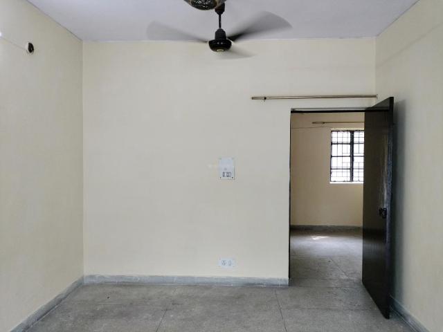 2 BHK Apartment in Sector 13 Dwarka for resale New Delhi. The reference number is 20344938