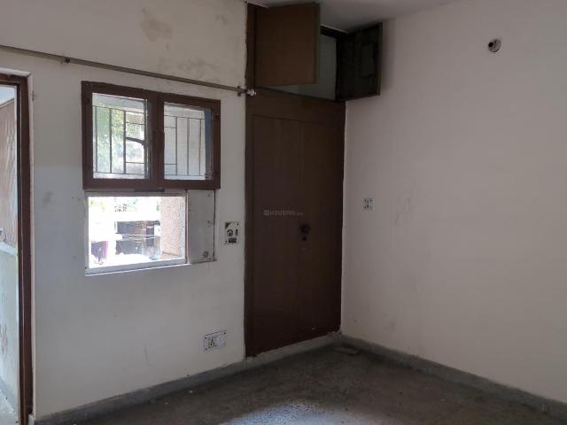 2 BHK Apartment in Sector 13 Dwarka for resale New Delhi. The reference number is 20372663