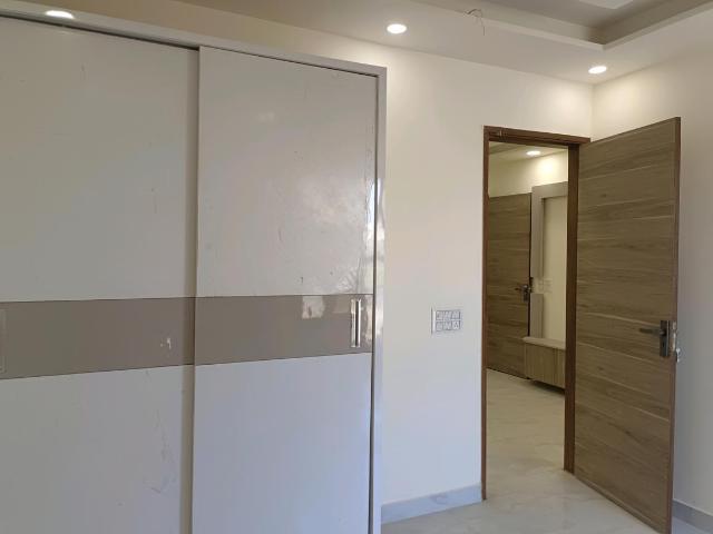 2 BHK Apartment in Sector 24 Rohini for resale New Delhi. The reference number is 16912961
