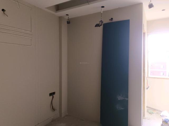 2 BHK Apartment in Sector 24 Rohini for resale New Delhi. The reference number is 20112575