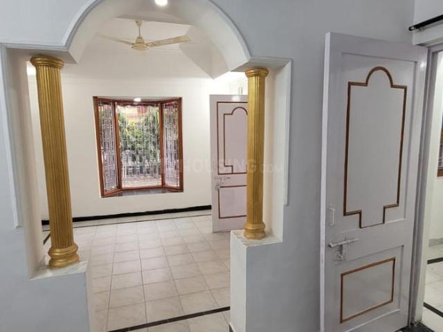 2 BHK Apartment in Sector 29 for resale Noida. The reference number is 19984025