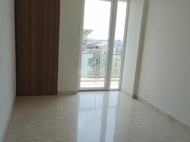 2 BHK Apartment in Sector 22 for rent Gurgaon. The reference number is 18749498