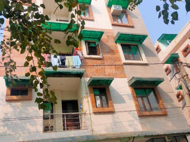 2 BHK Apartment in Sector 23 Rohini for resale New Delhi. The reference number is 20583623