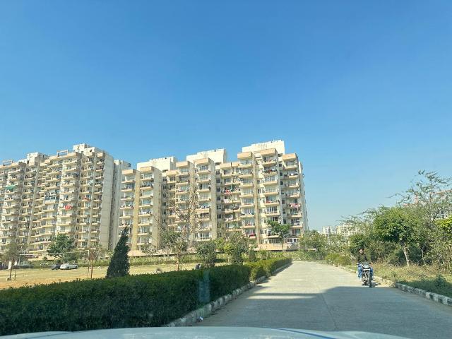 2 BHK Apartment in Sector 35 for resale Sohna. The reference number is 20444658