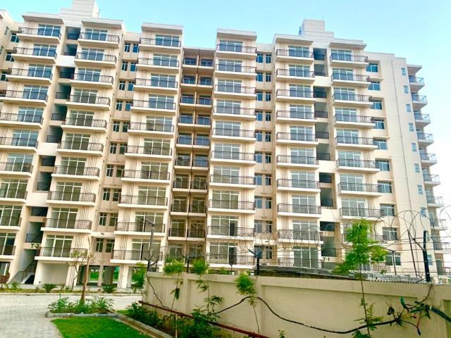 2 BHK Apartment in Sector 36 for resale Gurgaon. The reference number is 20219241