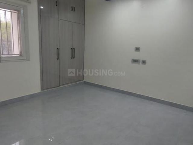 2 BHK Apartment in Sector 37 for resale Noida. The reference number is 19951315