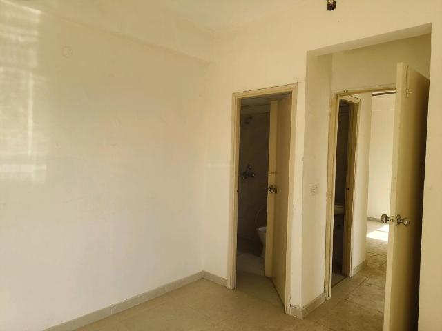 2 BHK Apartment in Sector 37D for resale Gurgaon. The reference number is 20328643