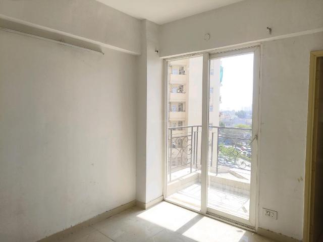 2 BHK Apartment in Sector 37D for resale Gurgaon. The reference number is 20328777