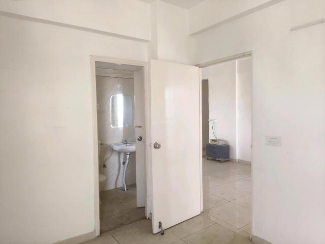 2 BHK Apartment in Sector 37D for resale Gurgaon. The reference number is 20329597
