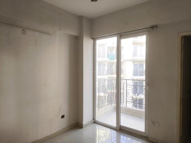 2 BHK Apartment in Sector 37D for resale Gurgaon. The reference number is 20329643