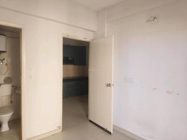 2 BHK Apartment in Sector 37D for resale Gurgaon. The reference number is 20329652