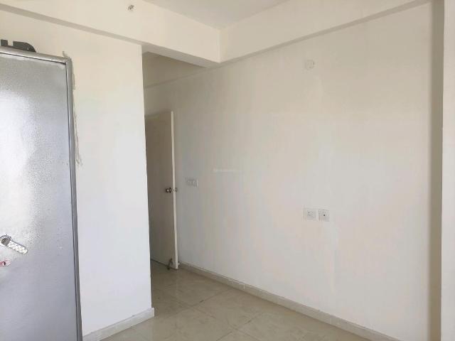 2 BHK Apartment in Sector 37D for resale Gurgaon. The reference number is 20329003