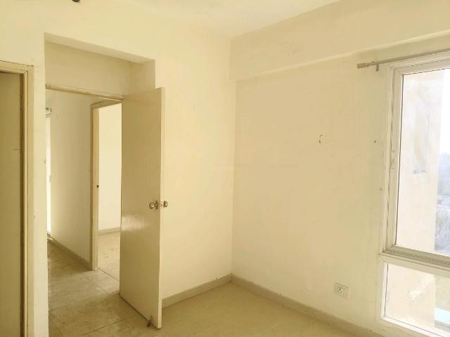 2 BHK Apartment in Sector 37D for resale Gurgaon. The reference number is 20330035