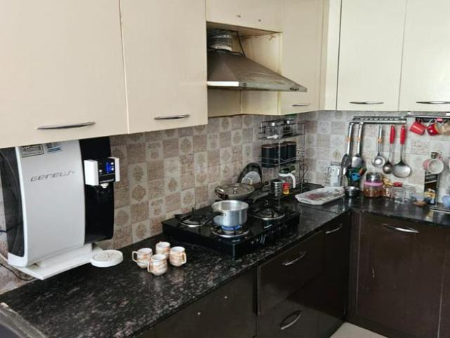 2 BHK Apartment in Sector 33 for rent Gurgaon. The reference number is 16271705