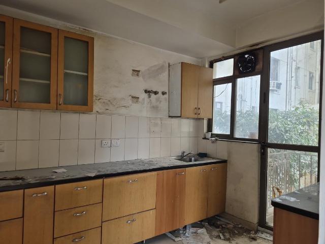 2 BHK Apartment in Sector 33 for rent Gurgaon. The reference number is 19255628