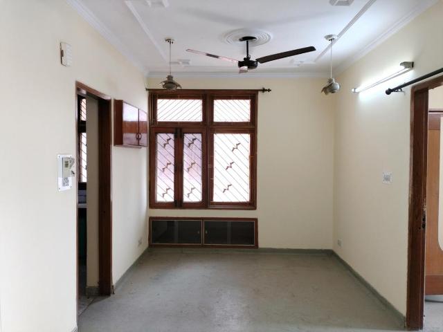 2 BHK Apartment in Sector 3 Dwarka for resale New Delhi. The reference number is 20452112