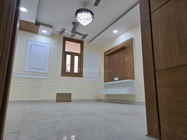 2 BHK Apartment in Sector 44 for resale Noida. The reference number is 20037477
