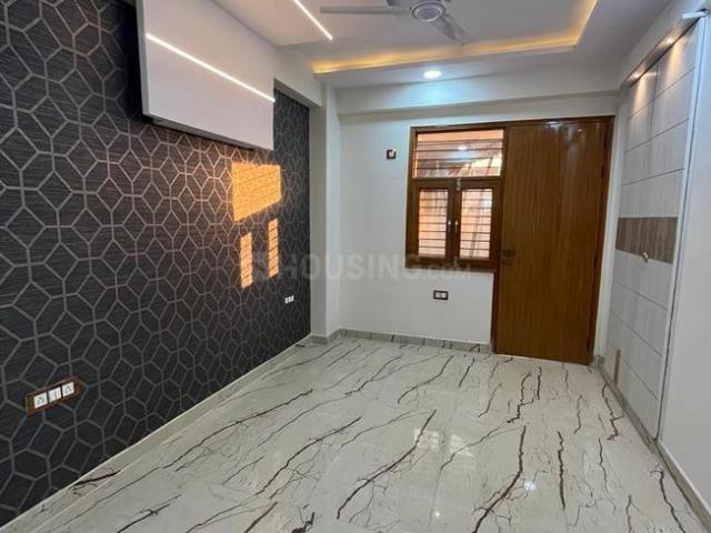 2 BHK Apartment in Sector 45 for resale Noida. The reference number is 19755804