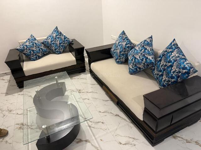 2 BHK Apartment in Sector 49 for rent Noida. The reference number is 19943350