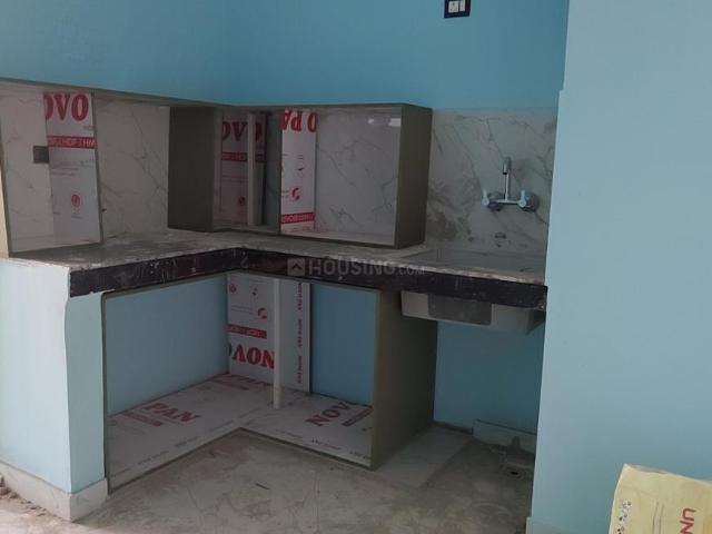2 BHK Apartment in Sector 49 for resale Noida. The reference number is 18726379