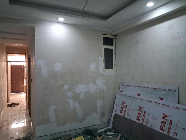 2 BHK Apartment in Sector 49 for resale Noida. The reference number is 19690812