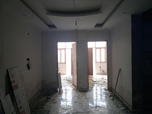 2 BHK Apartment in Sector 49 for resale Noida. The reference number is 19690896