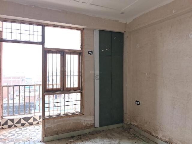 2 BHK Apartment in Sector 49 for resale Noida. The reference number is 19371323