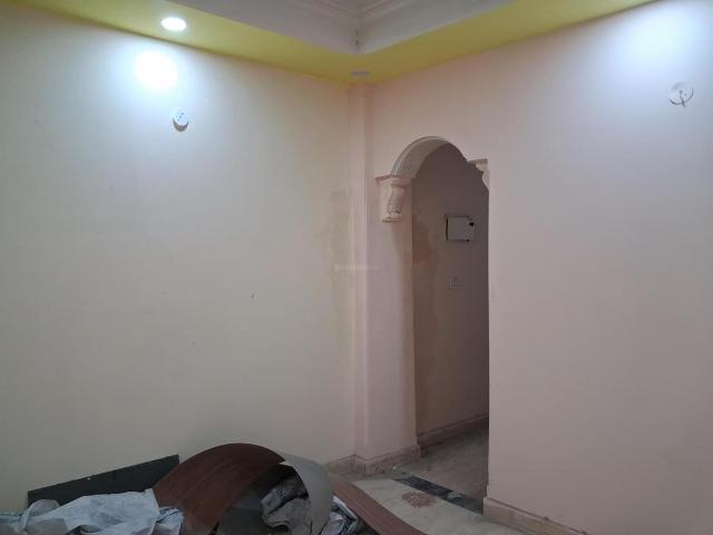 2 BHK Apartment in Sector 49 for resale Noida. The reference number is 20402453